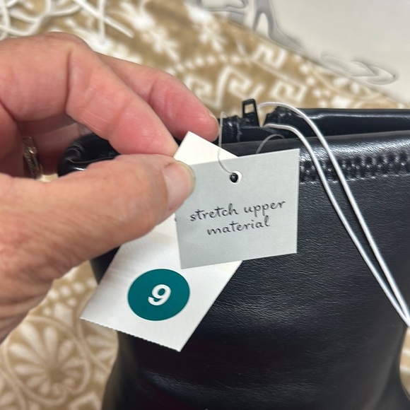 A New Day Black Ankle Boots with Sleek Design - Picture 7 of 11